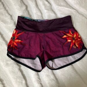 Inknburn
Dragon flower shorts sz2. Gorgeous ! Floral Athletic Shorts